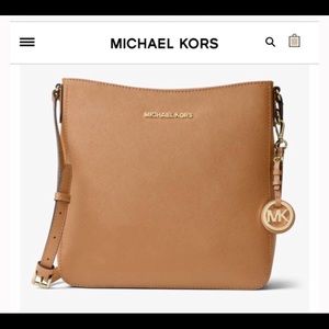 Large saffino cross body purse 👜✨